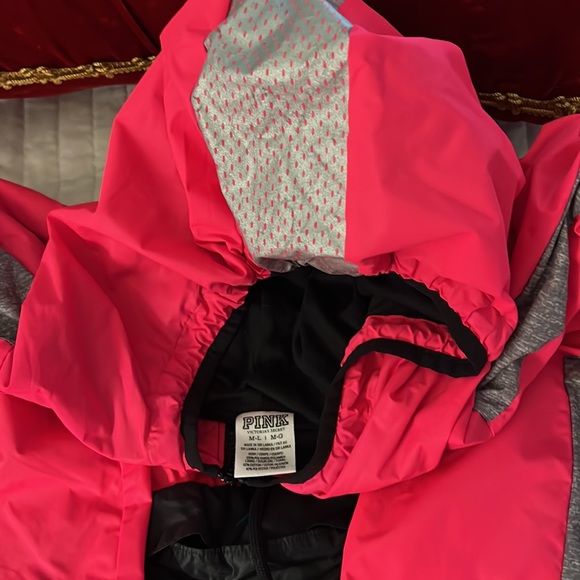 Pink hoodie - Picture 3 of 9